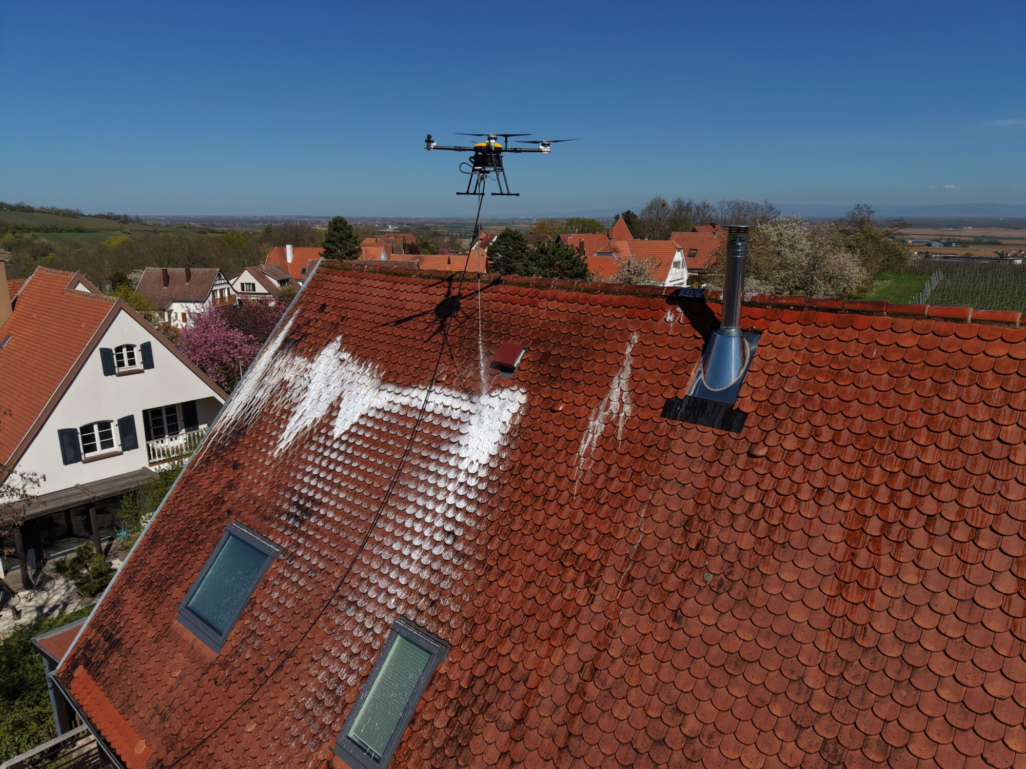 DJI_FLY_20260407_153026_0095_1775582785048_PHOTO | Dard des villes Nettoyage par drone haute pression pour façades et toitures à Strasbourg près de Brumath Haguenau 1